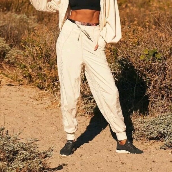 Free People Movement Color Me Happy Joggers S Cream Ivory - Picture 1 of 10